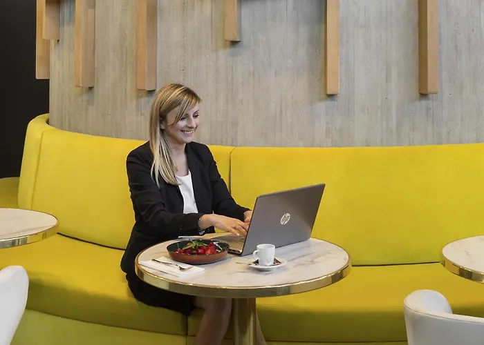 ノボテル パリ シャルル ド ゴール エアポート 4* ル・メニル＝アムロ