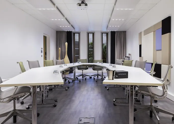 ノボテル パリ シャルル ド ゴール エアポート 4* ル・メニル＝アムロ