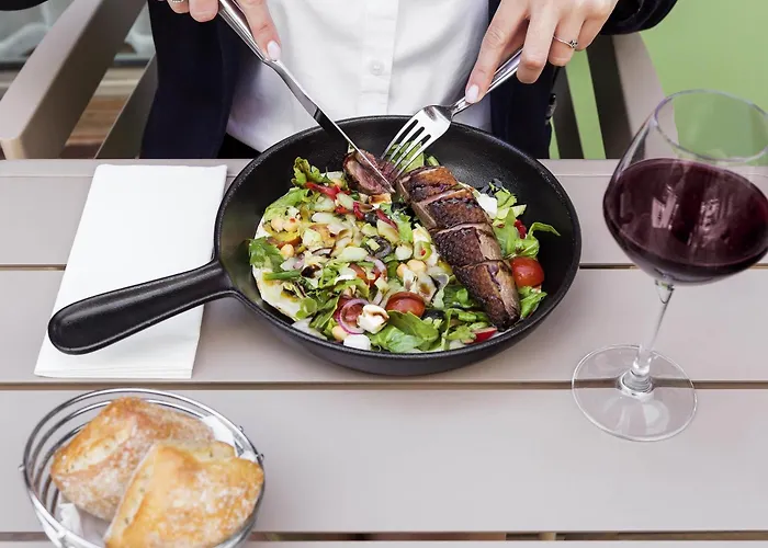 ノボテル パリ シャルル ド ゴール エアポート 4* ル・メニル＝アムロ